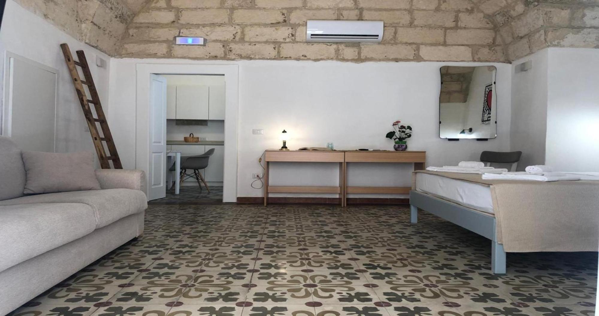 Odegos Monolocali Vico Sant'Antonio Villa Carpignano Salentino Exterior foto