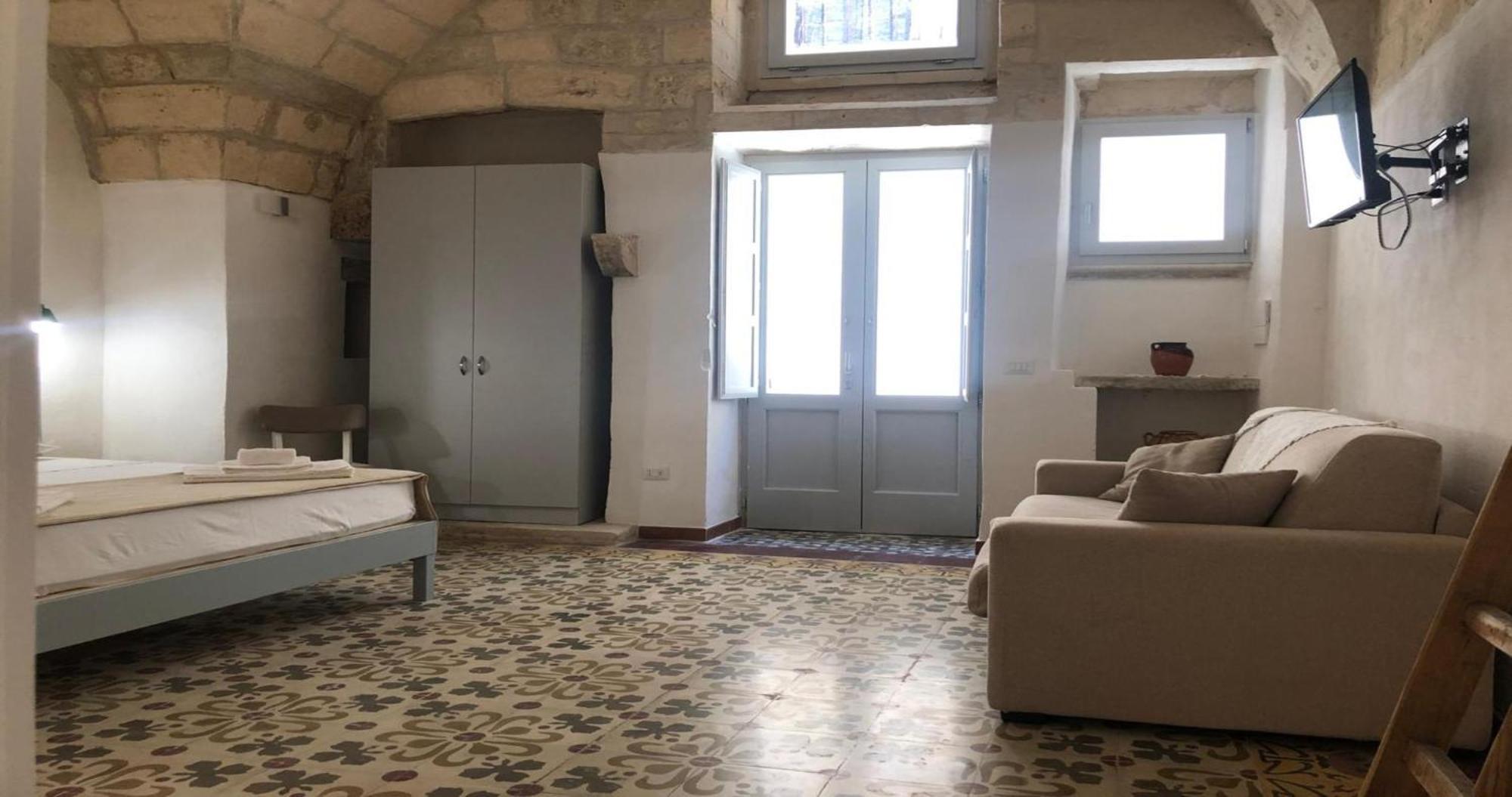 Odegos Monolocali Vico Sant'Antonio Villa Carpignano Salentino Exterior foto