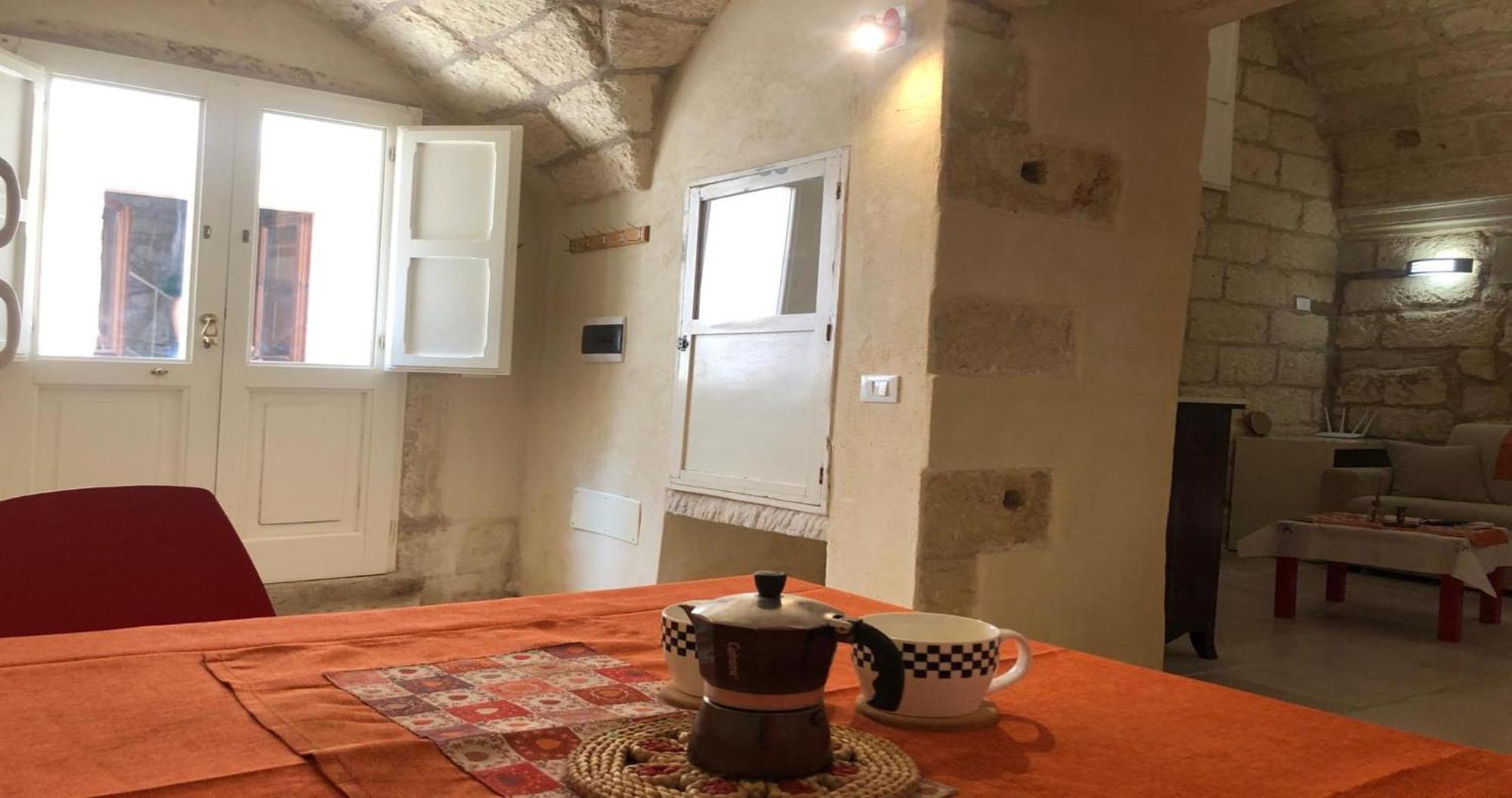 Odegos Monolocali Vico Sant'Antonio Villa Carpignano Salentino Exterior foto