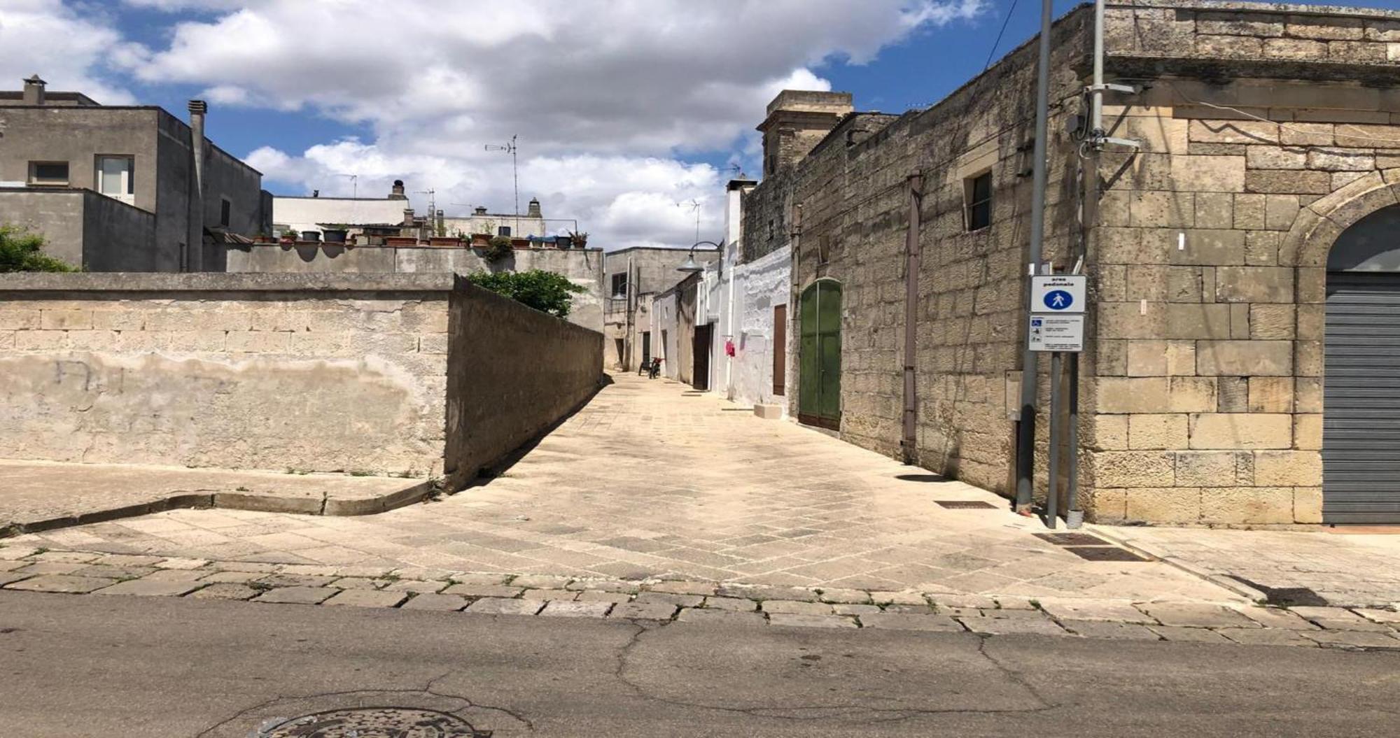 Odegos Monolocali Vico Sant'Antonio Villa Carpignano Salentino Exterior foto